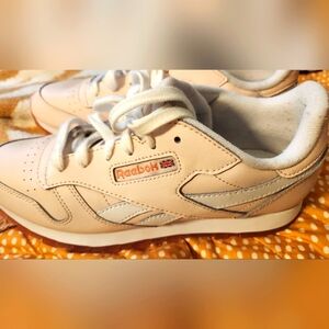 Ladies Reebok Classic Sneakers
